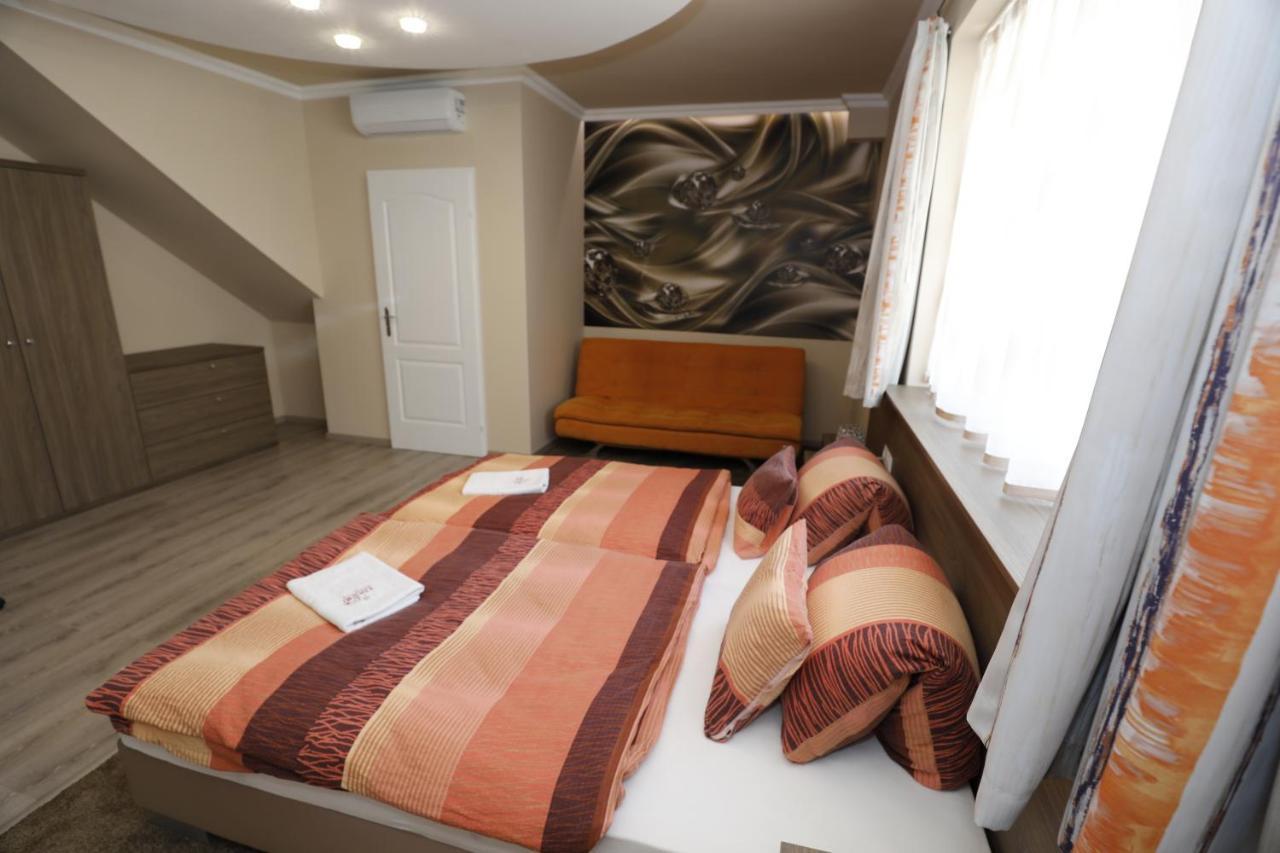 シャールヴァール Tinodi Fogado Bed & Breakfast エクステリア 写真