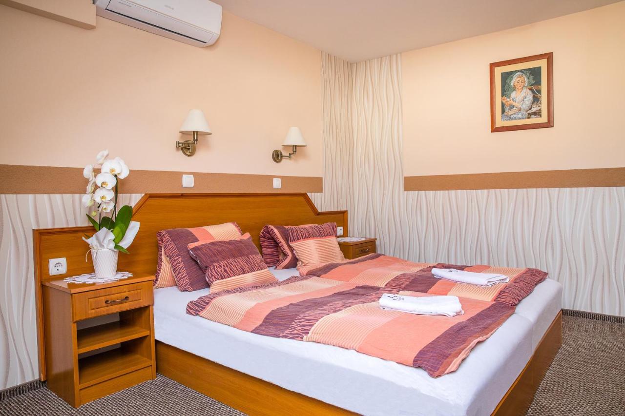 シャールヴァール Tinodi Fogado Bed & Breakfast エクステリア 写真