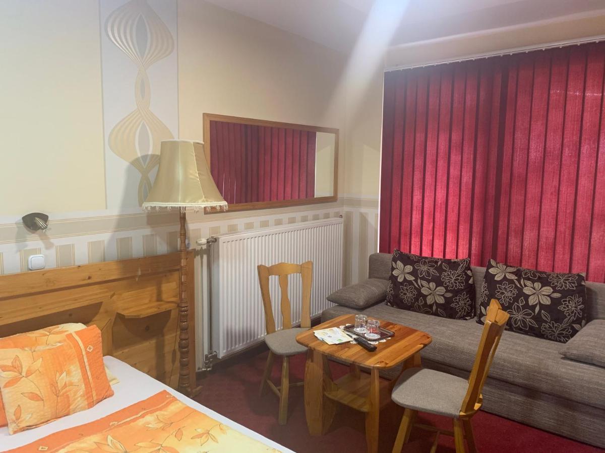 シャールヴァール Tinodi Fogado Bed & Breakfast エクステリア 写真