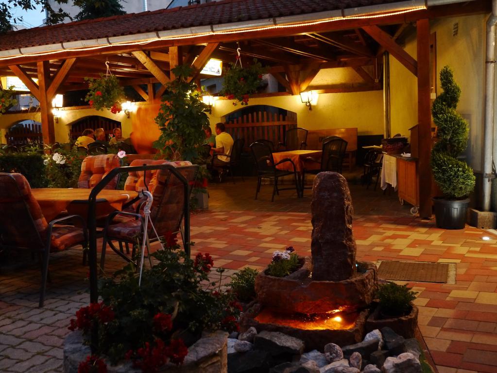 シャールヴァール Tinodi Fogado Bed & Breakfast エクステリア 写真