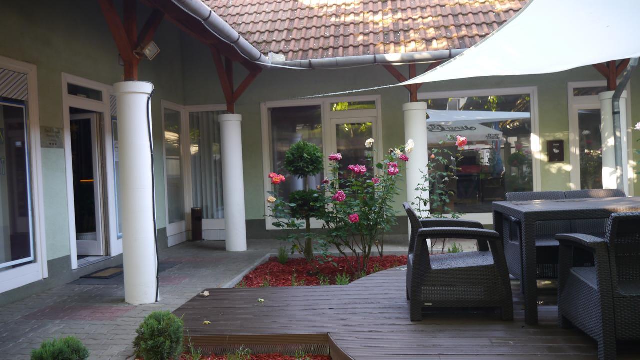 シャールヴァール Tinodi Fogado Bed & Breakfast エクステリア 写真